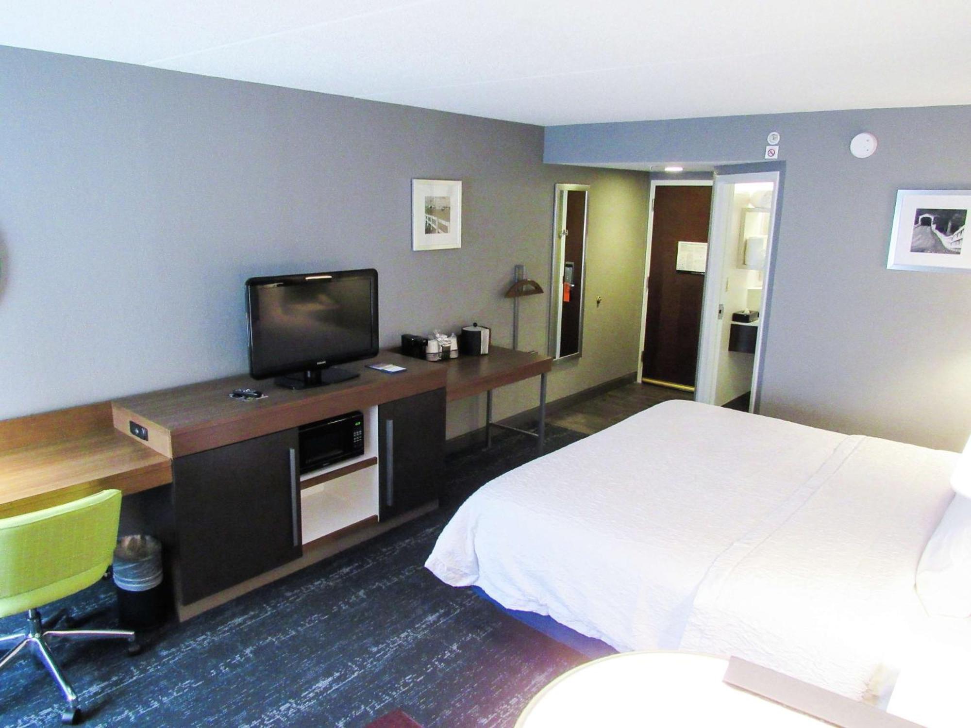 Hotel Hampton & Newtown
