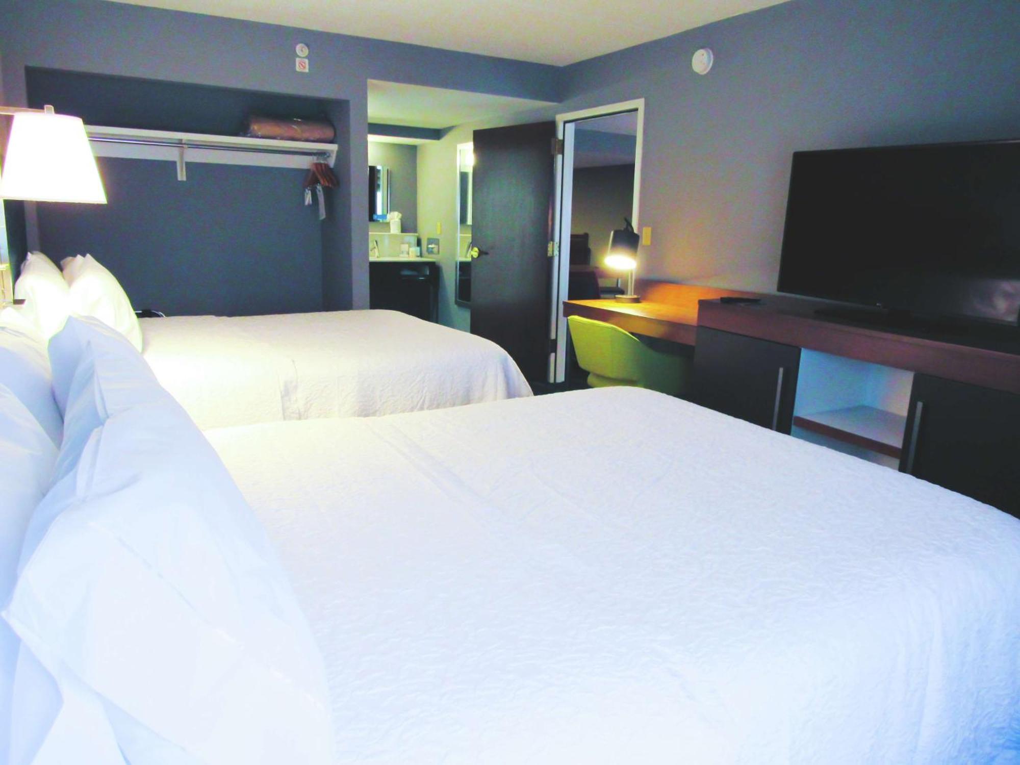 Hampton & Newtown Hotel 3*