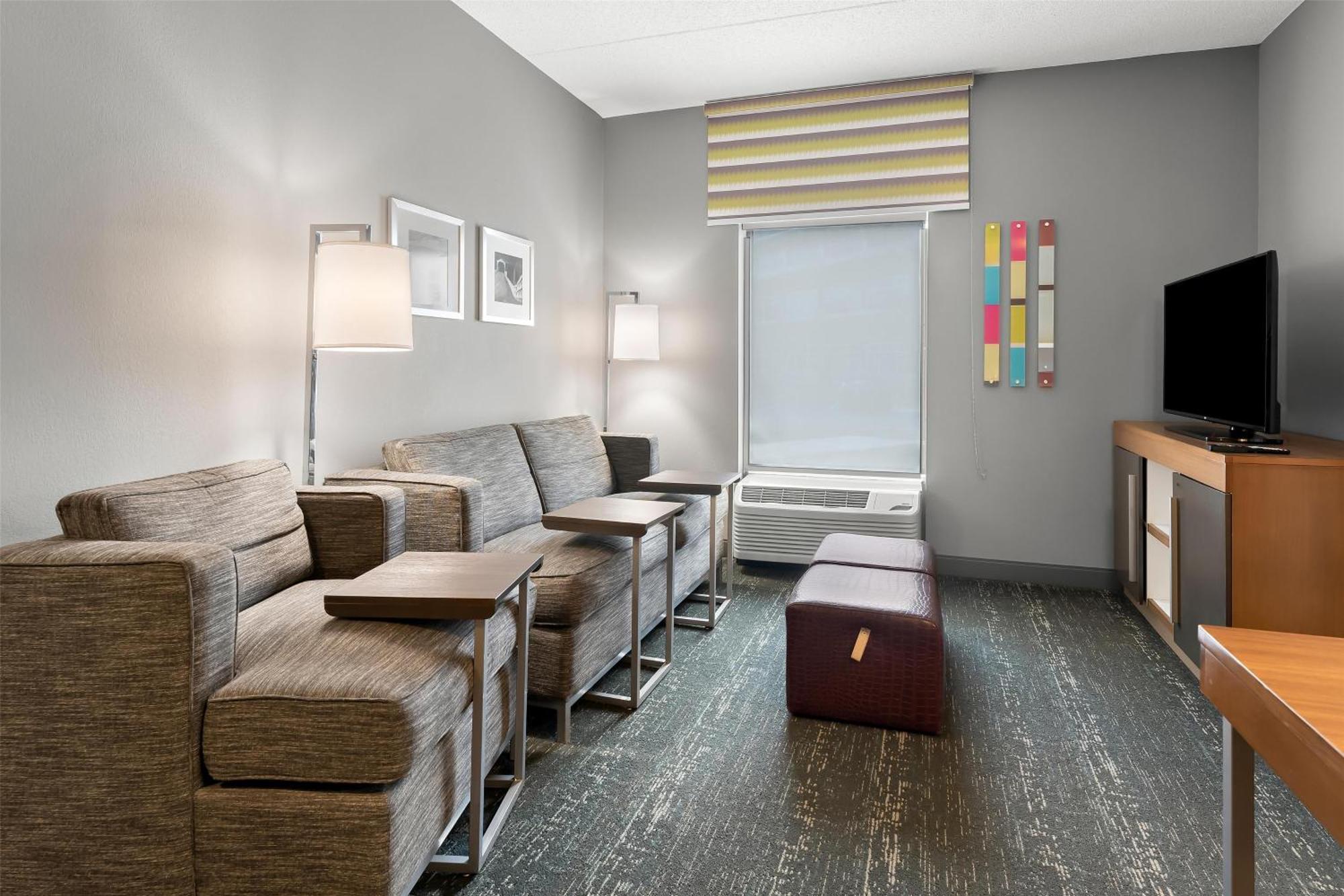 Hampton & Newtown Hotel 3*