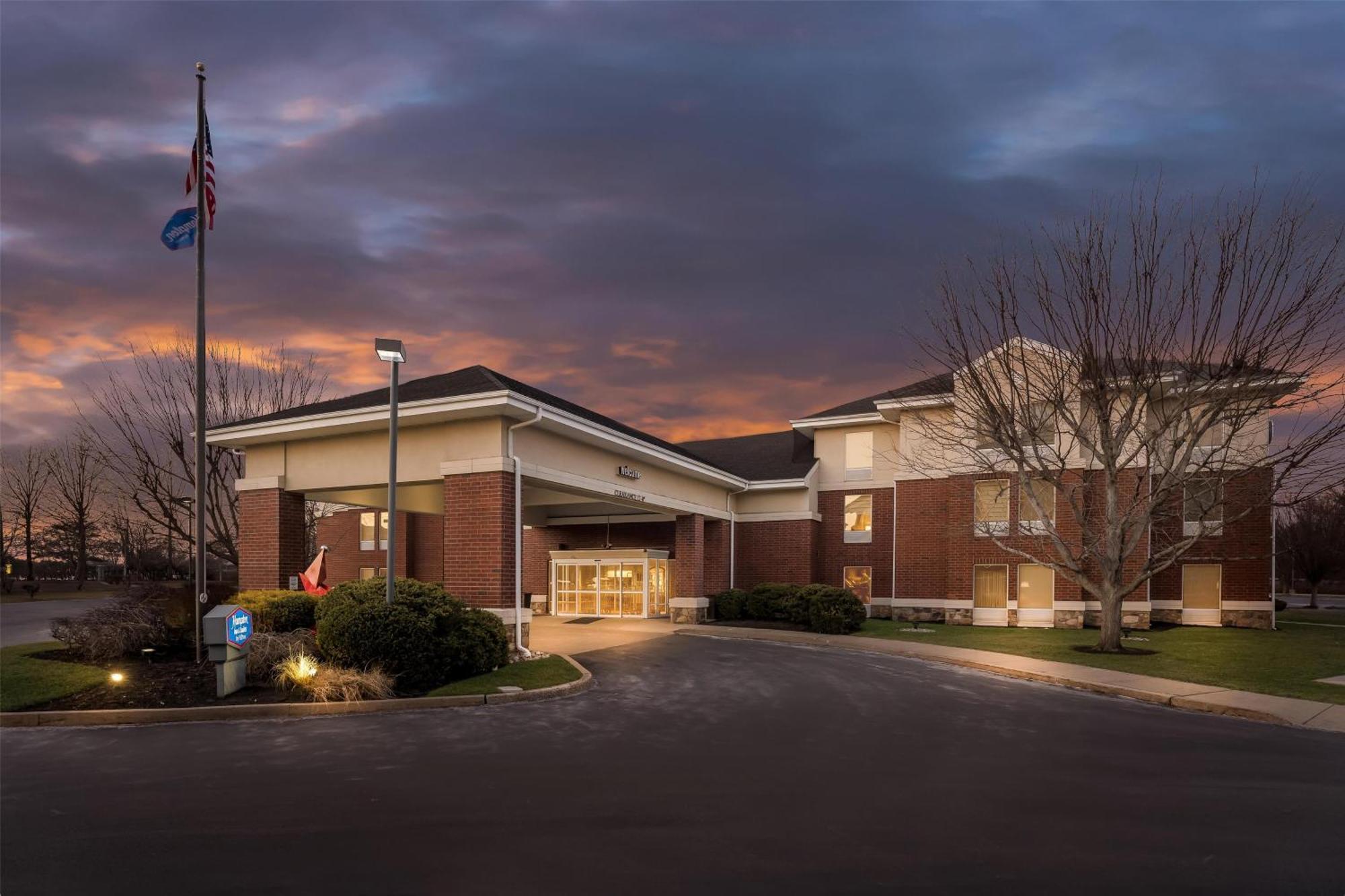 Hotel Hampton & Newtown