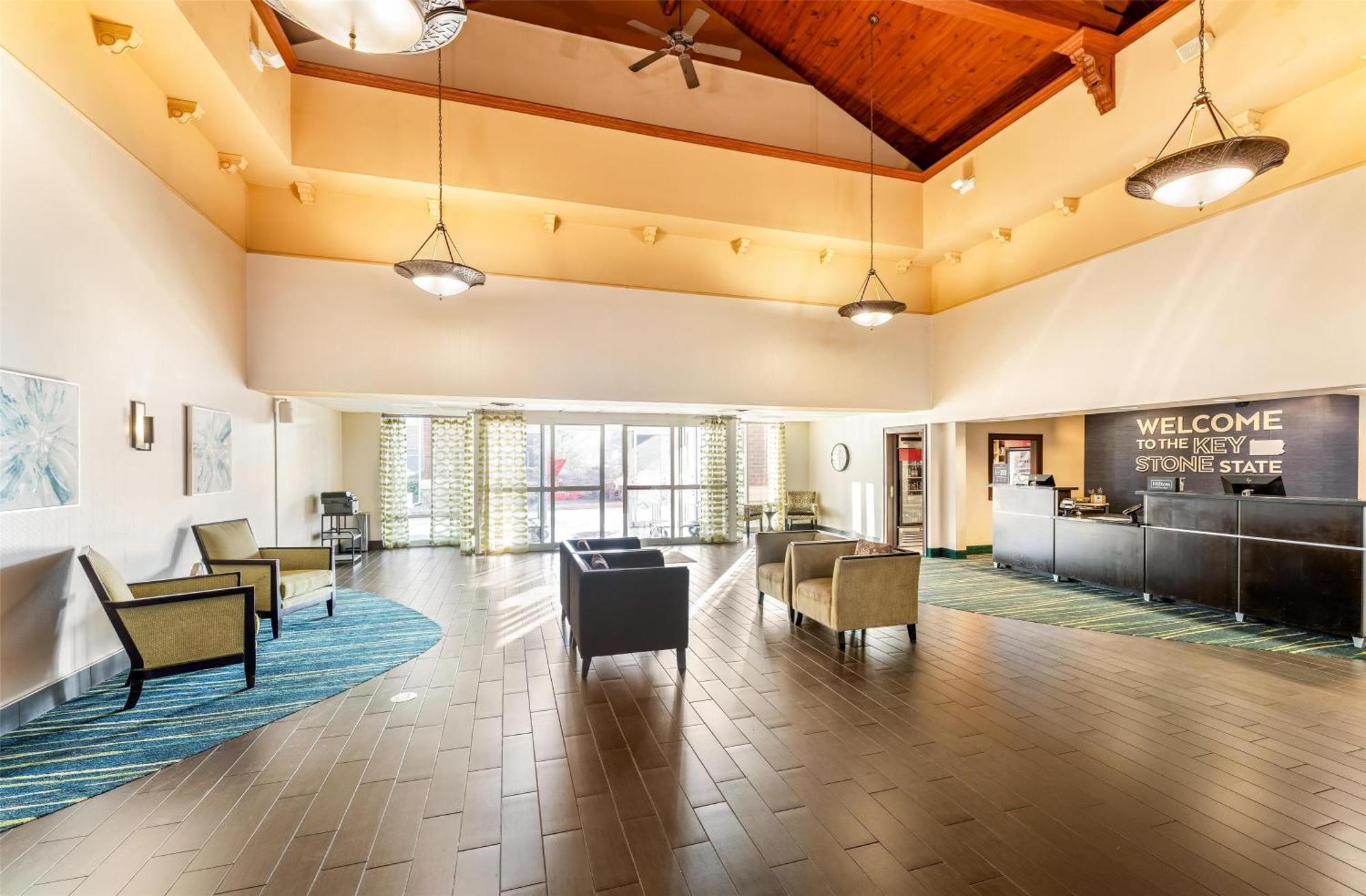 Hotel Hampton & Newtown 3*