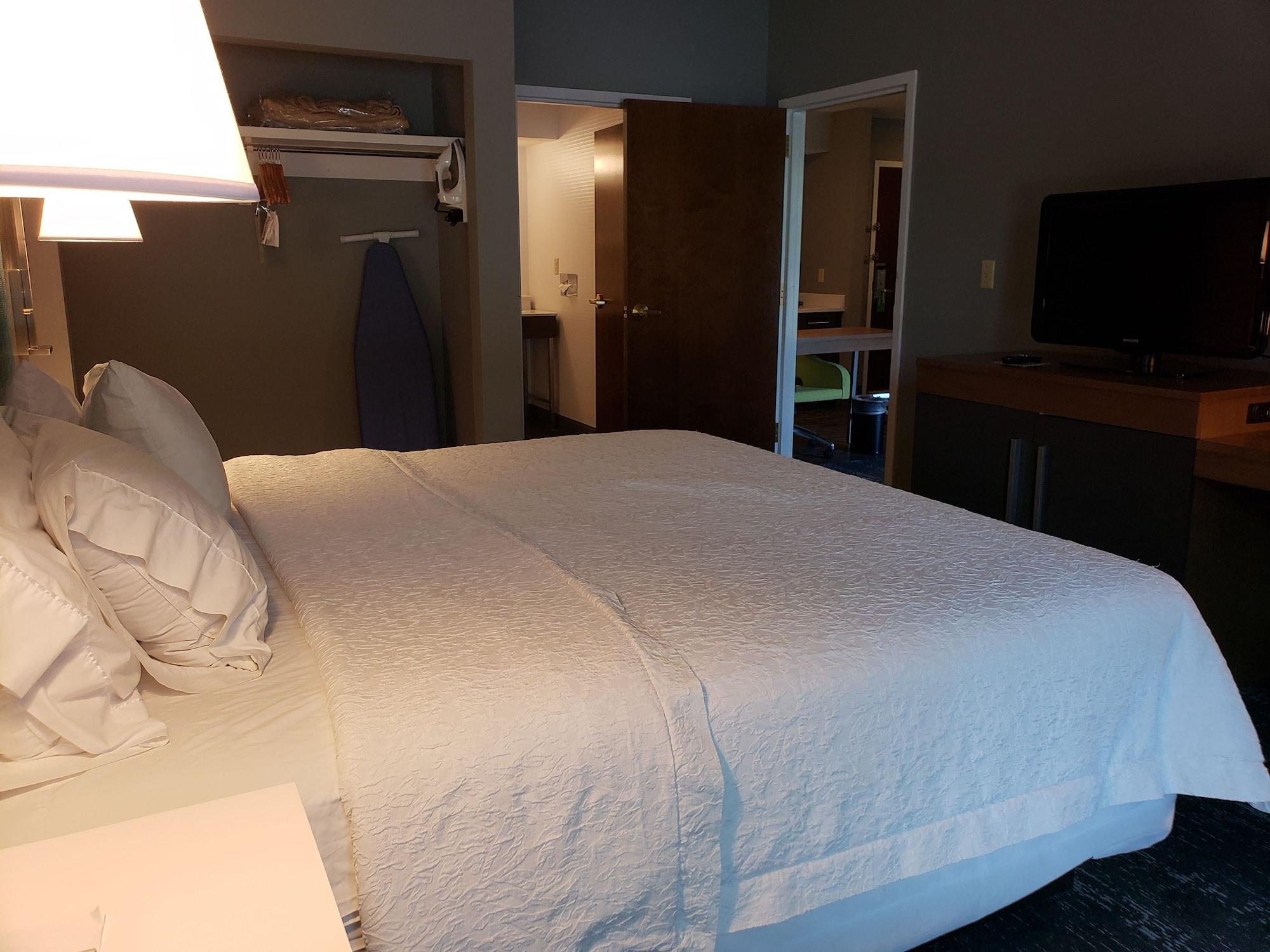 Hampton & Newtown Hotel 3*