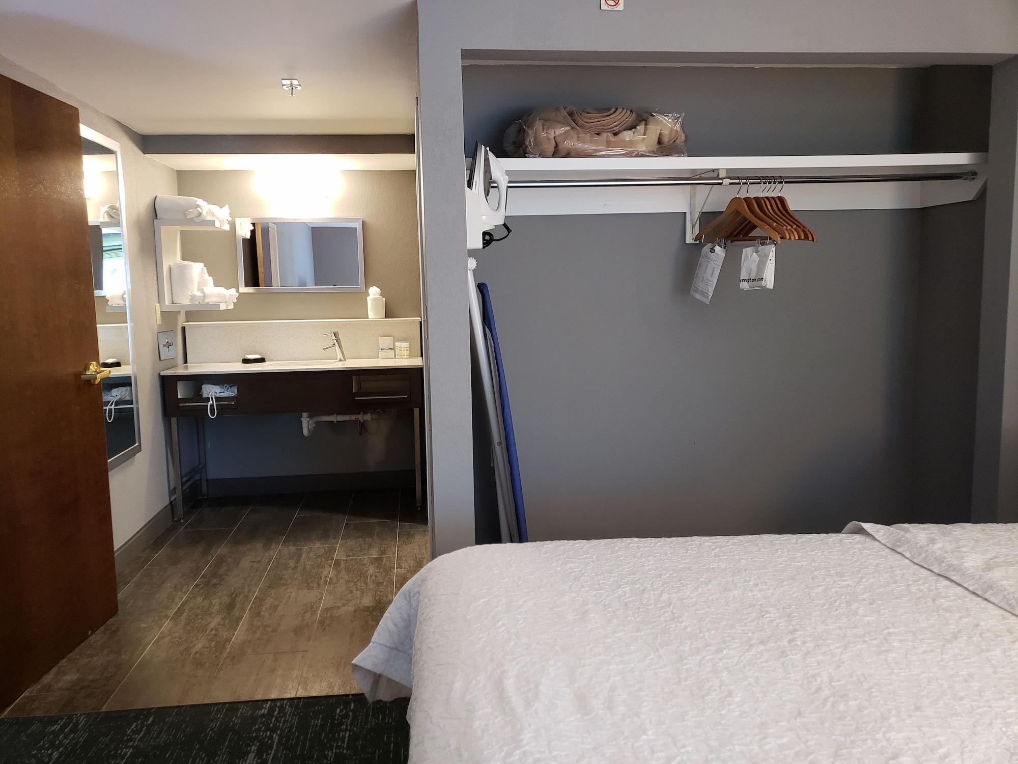 Hotel Hampton & Newtown